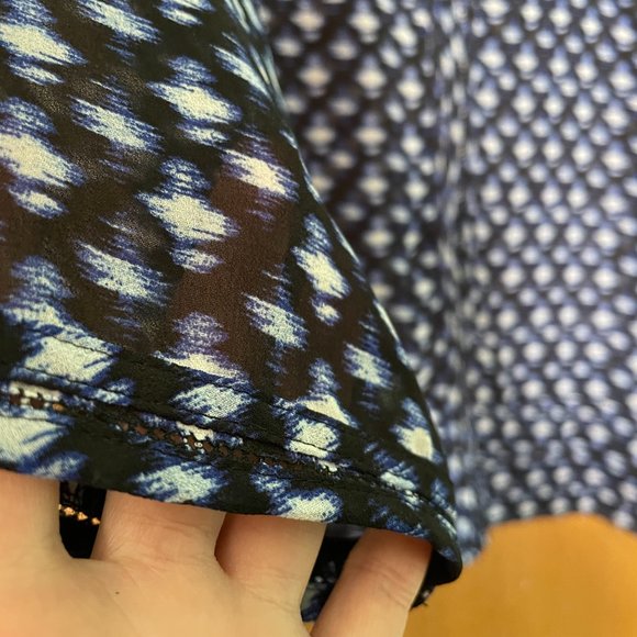 4/$20 | Reitmans Sheer Black and Blue Blouse as-is - Picture 3 of 6